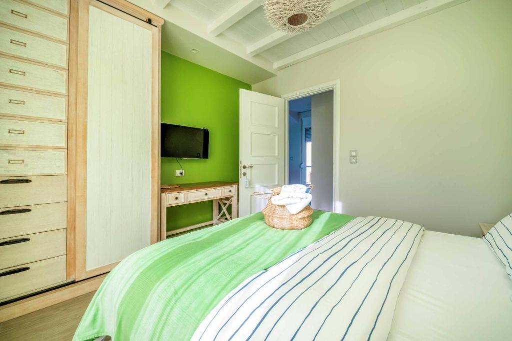 Seabreeze Villa - With Jacuzzi & Heated Pool Mastichari  Exterior photo